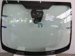 SZYBA CZOŁOWA FORD PUMA 2019- KAMERA SENSOR OGRZEWANIE