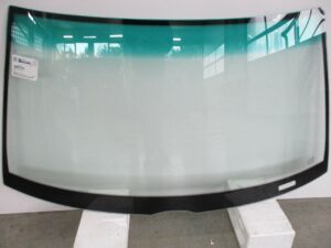 SZYBA CZOŁOWA MERCEDES - C-KLASSE - 190 1982-1993