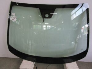 SZYBA CZOŁOWA LADA - VESTA 2015-