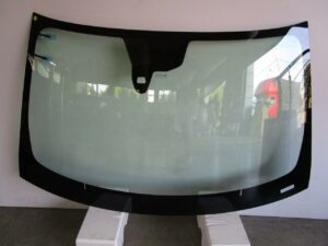 SZYBA CZOŁOWA ASTON MARTIN - DB11 VANTAGE COUPE 2018-