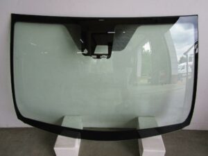 SZYBA CZOŁOWA TOYOTA VERSO 2009-  KAMERA SENSOR