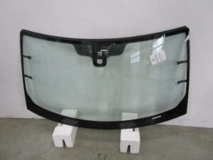 SZYBA CZOŁOWA LAND ROVER DISCOVERY L319 2010- SENSOR OGRZEWANA